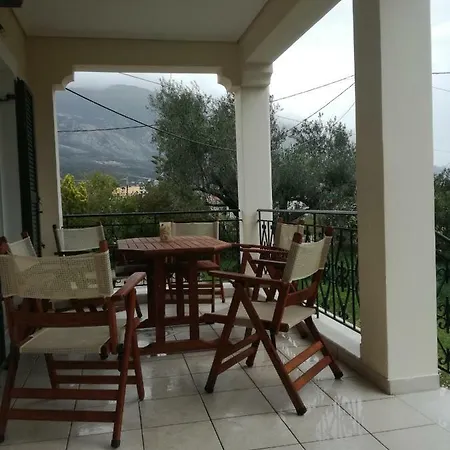 Flat With Garden بيت للعطل Karavádhos