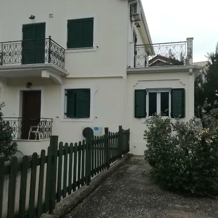 Flat With Garden Karavados